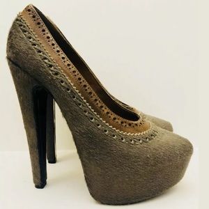 $1k GIVENCHY Gray Calfhair Platform Pumps 38 1/2